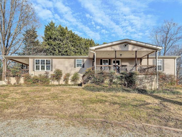 708 Mountain Meadow DR, Vinton, VA 24179