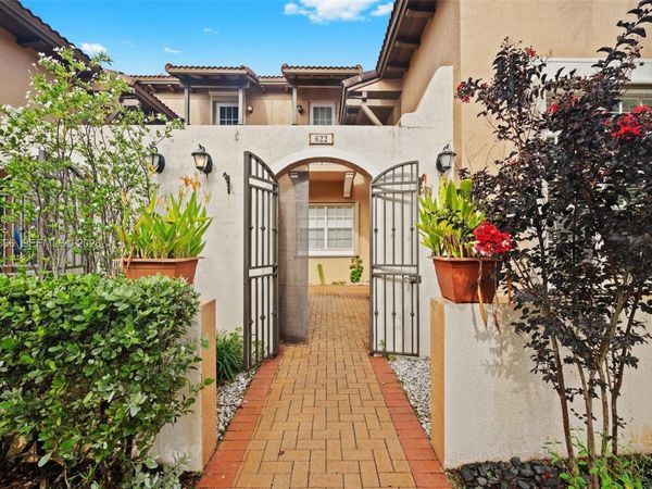 622 SW 147th Ter, Unit 1, Pembroke Pines, FL 33027