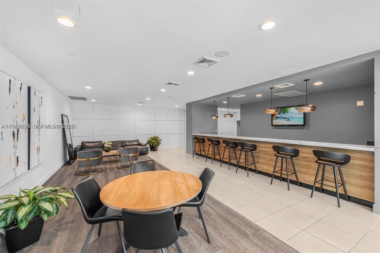 1250 S Miami Ave, Unit 2214, Miami, FL 33130 Photo