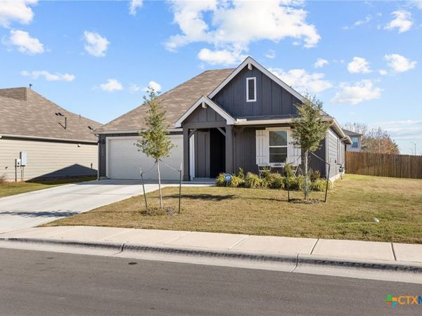 302 N Richland Drive , Lockhart, TX 78644
