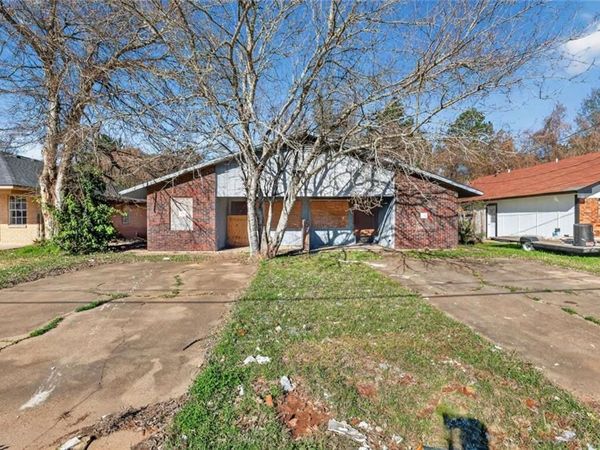 5308 LACCASINE Drive, Alexandria, LA 71301