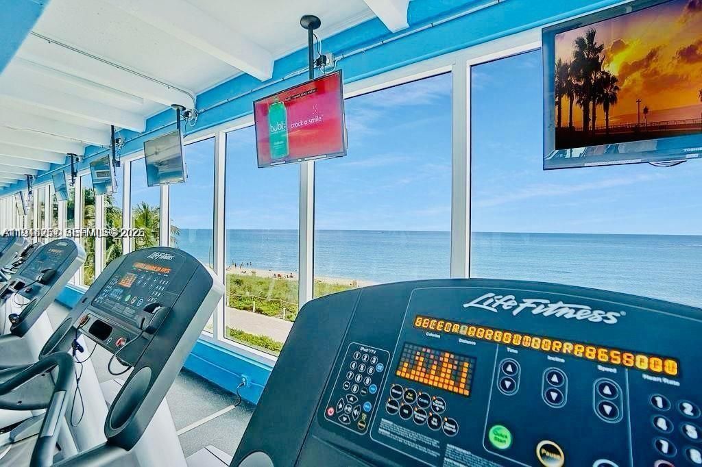 5401 SE Collins Ave , Unit 1412, Miami Beach, FL 33140 Photo