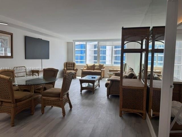 5401 SE Collins Ave, Unit 1412, Miami Beach, FL 33140 Photo