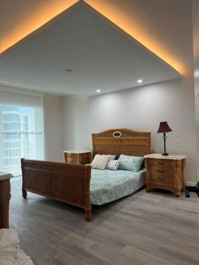 5401 SE Collins Ave, Unit 1412, Miami Beach, FL 33140 Photo