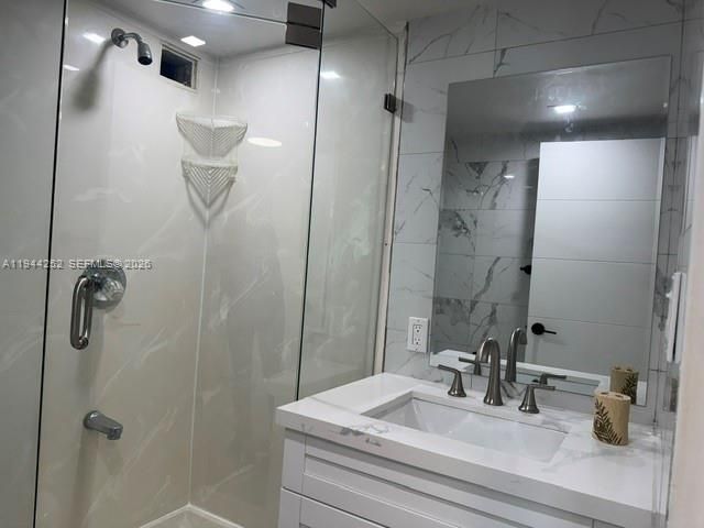 5401 SE Collins Ave, Unit 1412, Miami Beach, FL 33140 Photo