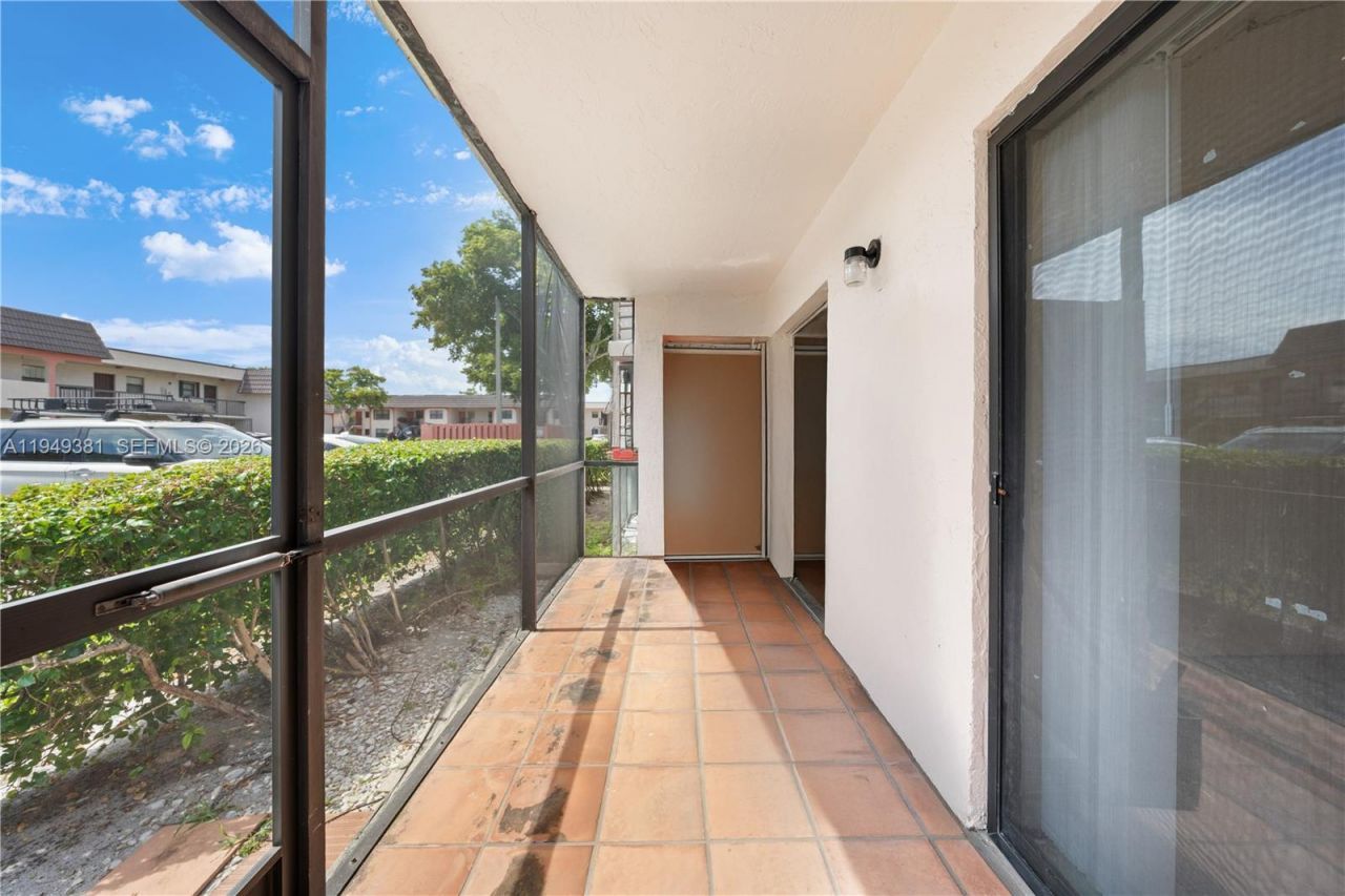 20905 NE 8th Ct , Unit 101-36, Miami, FL 33179 Photo