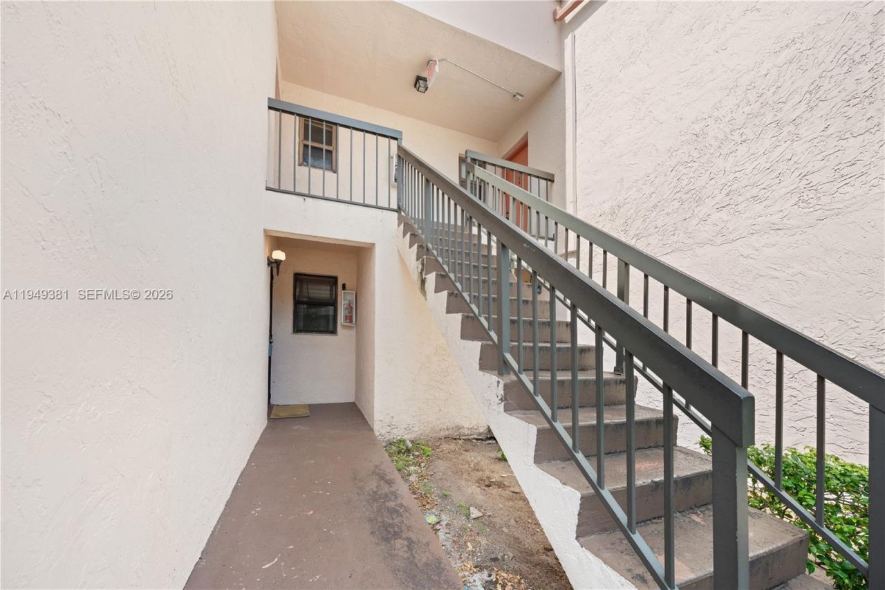 20905 NE 8th Ct , Unit 101-36, Miami, FL 33179 Photo