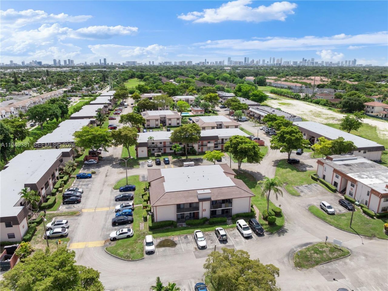 20905 NE 8th Ct , Unit 101-36, Miami, FL 33179 Photo