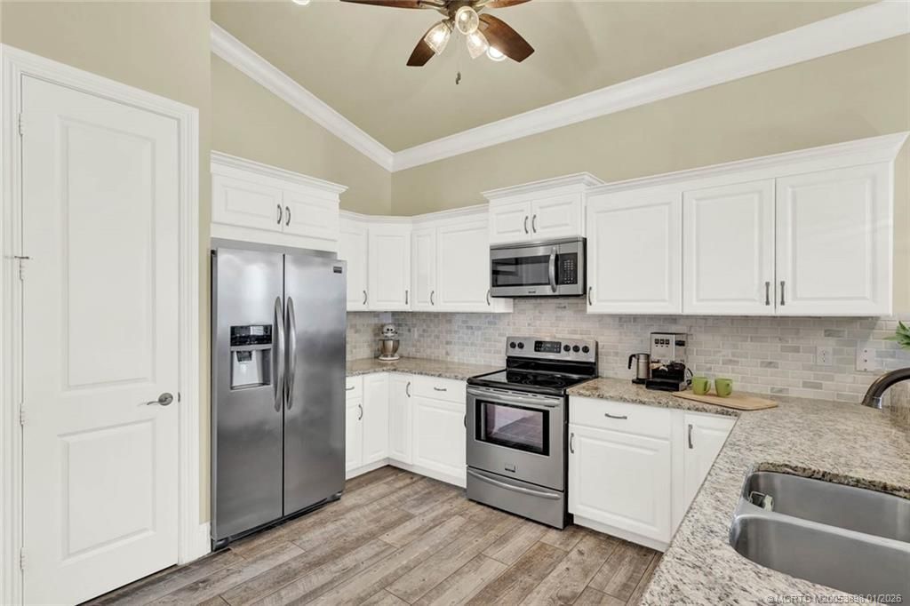 424 SW Camden Avenue, Stuart, FL 34994 Photo