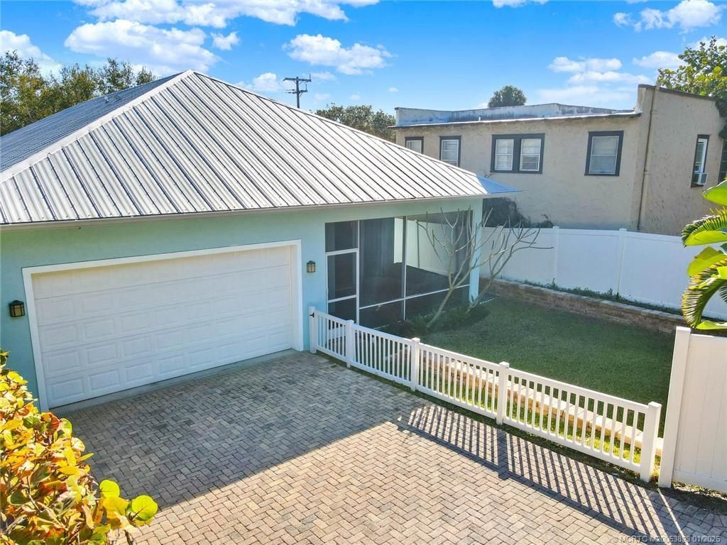 424 SW Camden Avenue, Stuart, FL 34994 Photo