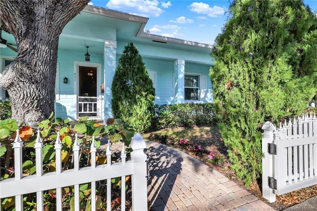 424 SW Camden Avenue, Stuart, FL 34994 Photo