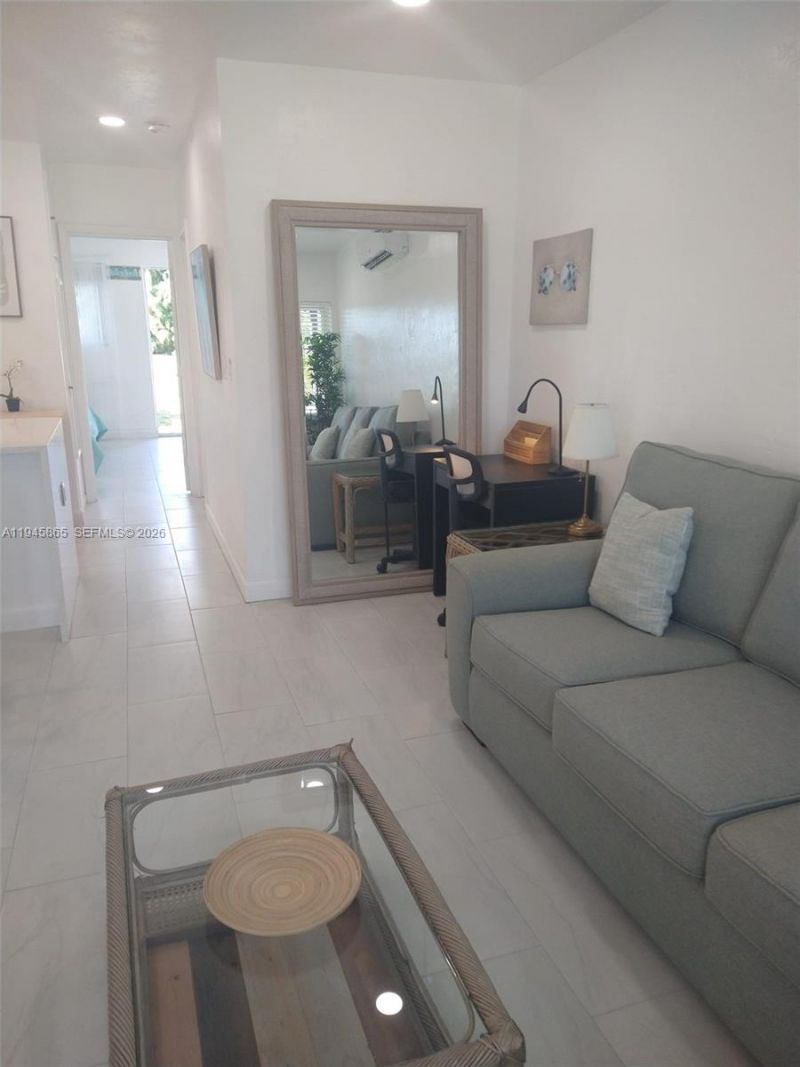 600 Layne Blvd, Unit 122, Hallandale Beach, FL 33009 Photo