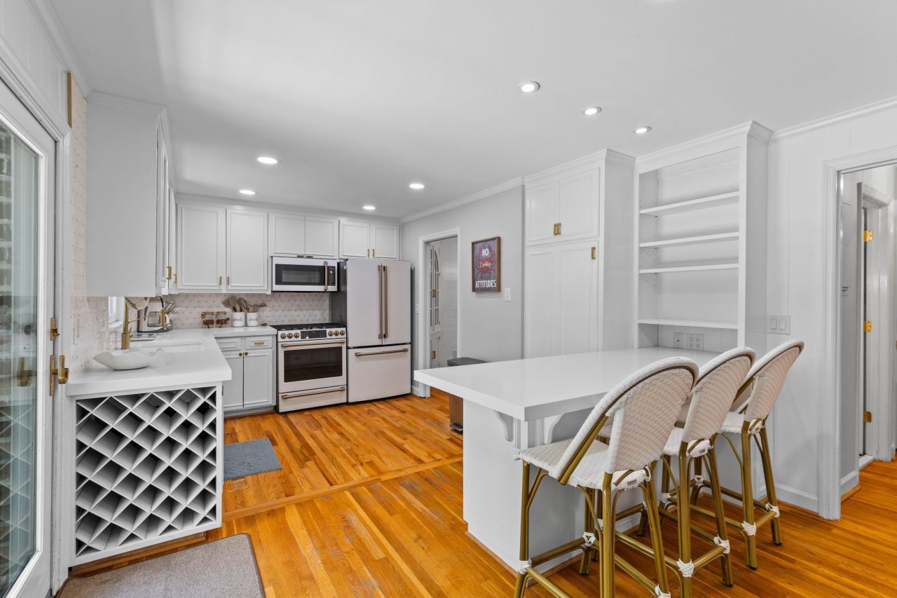 146 Broad Street Photo 15