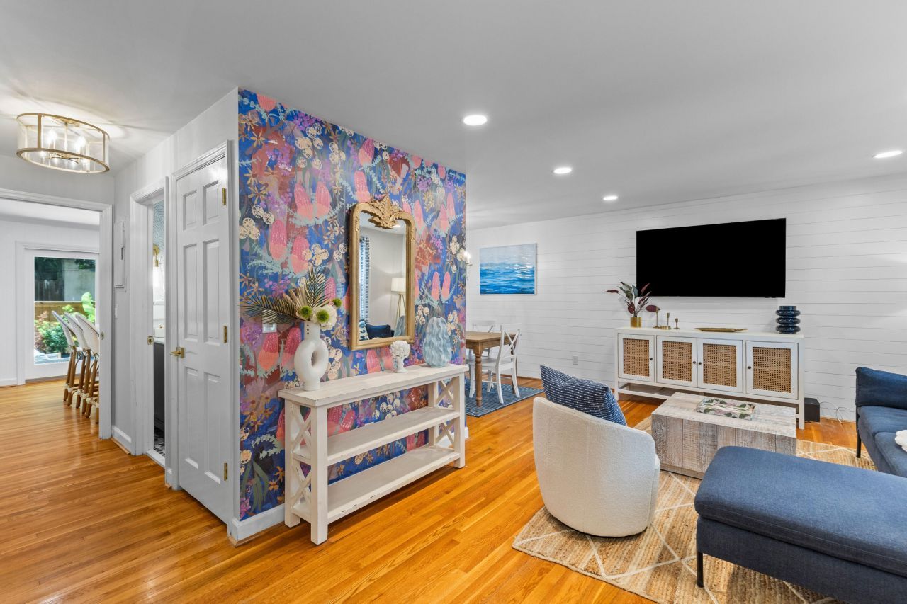 146 Broad Street Photo 7