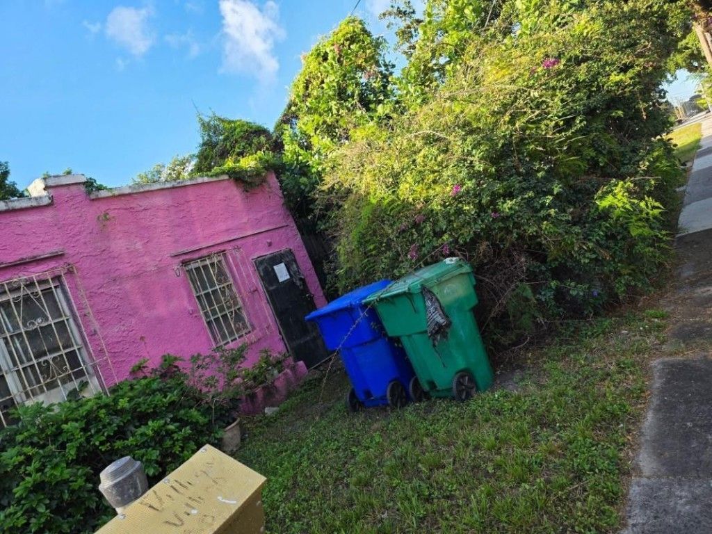 660 NW 43rd St, Miami, FL 33127 Photo