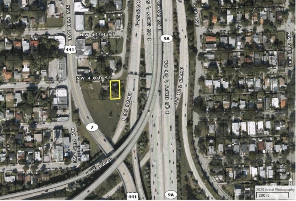 660 NW 43rd St, Miami, FL 33127 Photo