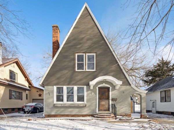 309 3rd Ave SE, Oelwein, IA 50662