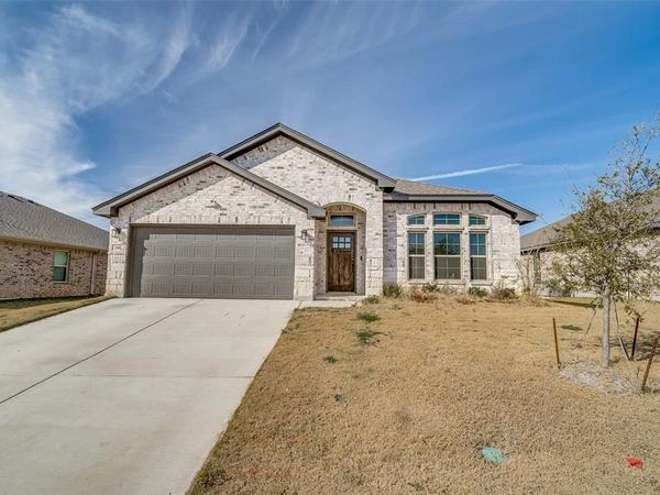 1402 Dry Creek Drive, Cleburne, TX 76033