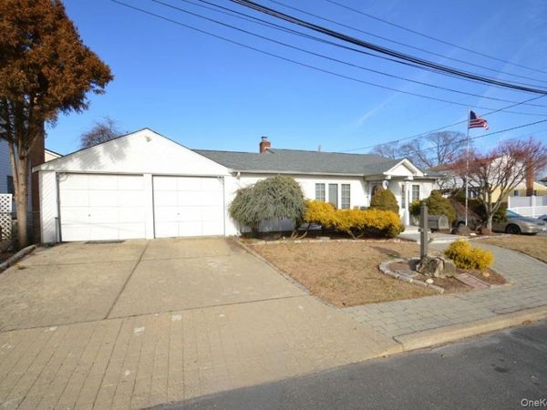 1300 P Street , Elmont, NY 11003