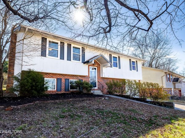 2018 Swarthmore Lane, Maryville, TN 37804