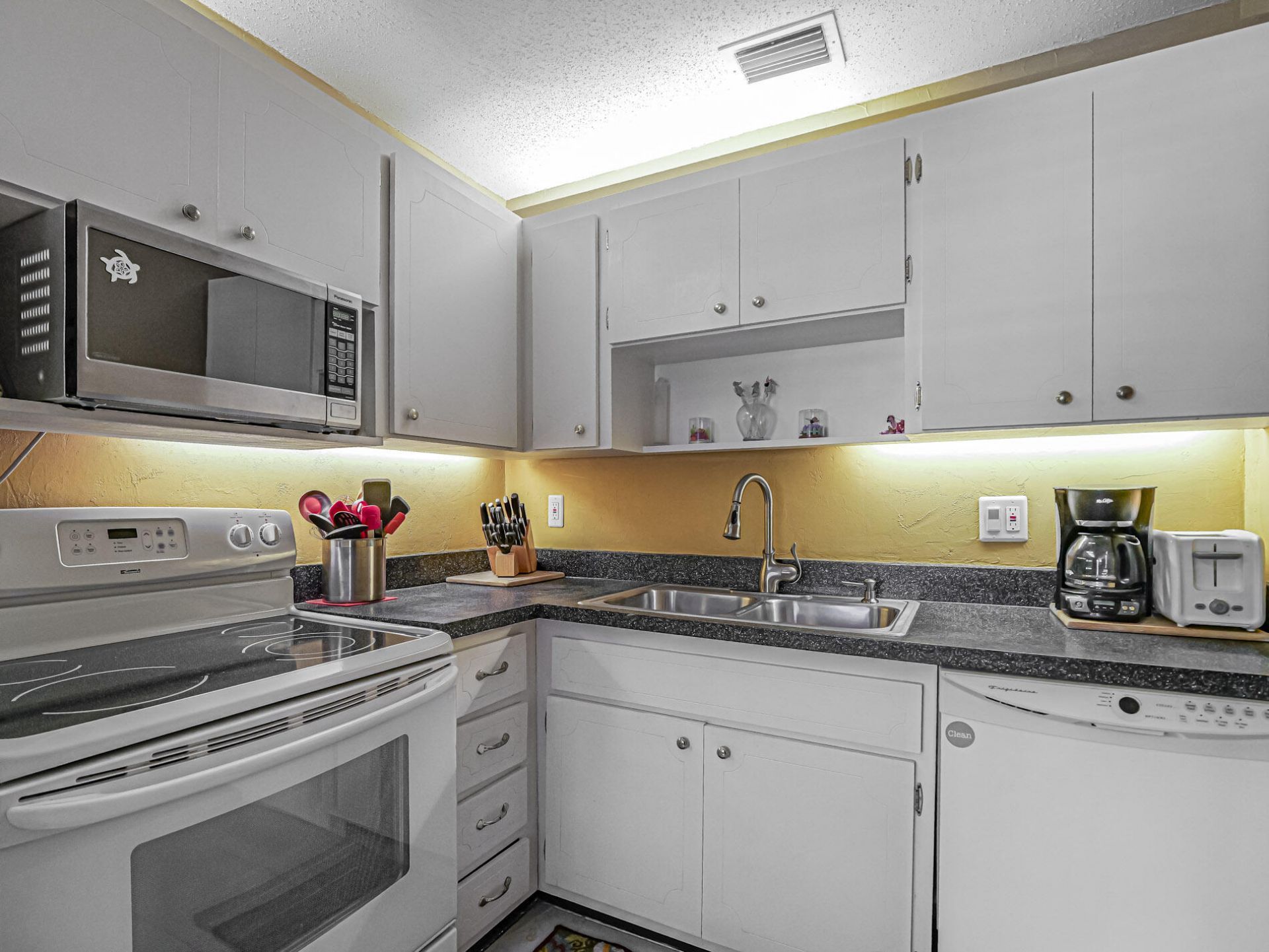5400 Highway A1a Highway, Unit D18, Indian River Shores, FL 32963 Photo