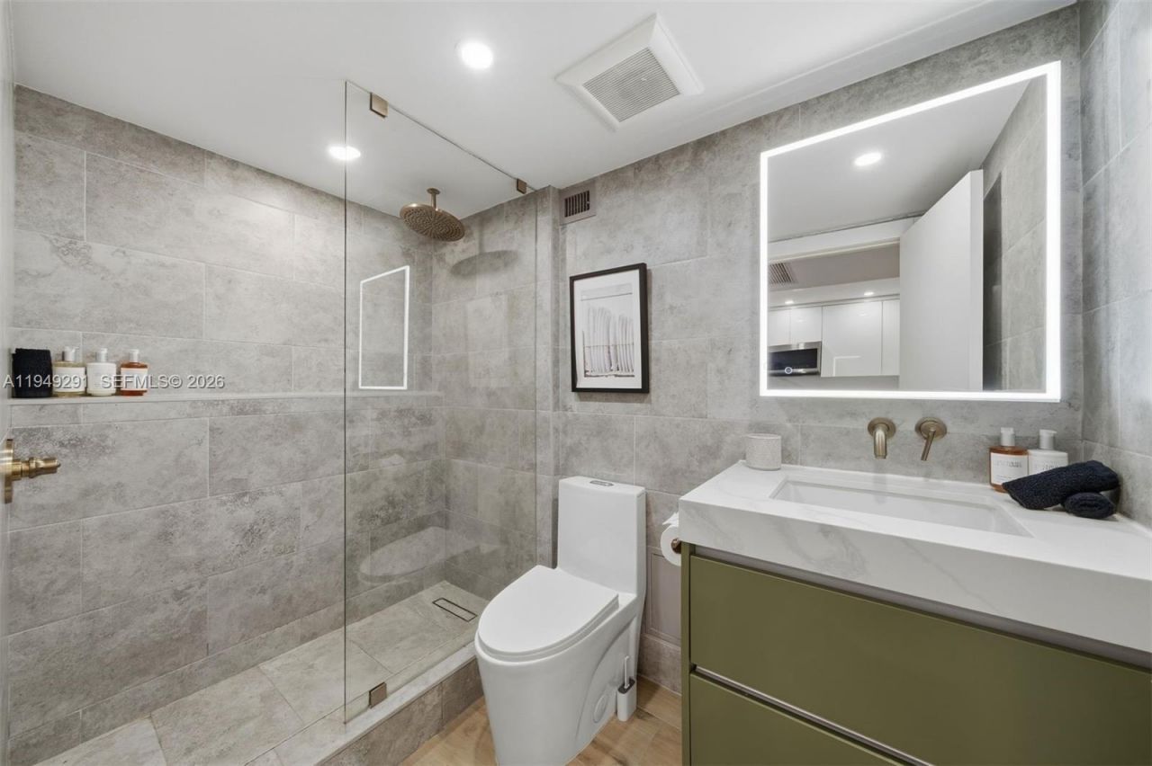 2301 Collins Ave, Unit 1429, Miami Beach, FL 33139 Photo