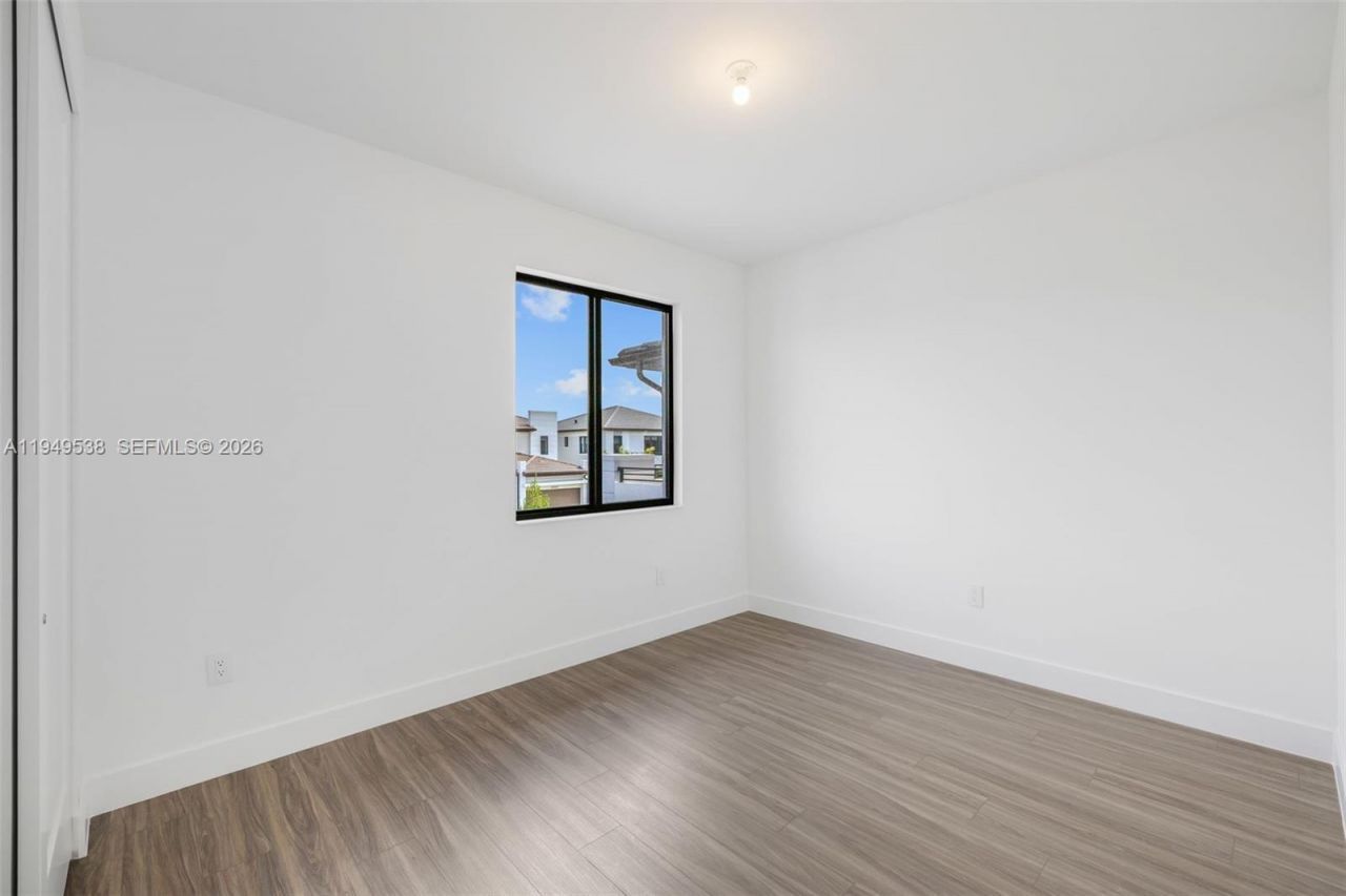 19670 NE 14th Ct, Unit 19670, Miami, FL 33179 Photo