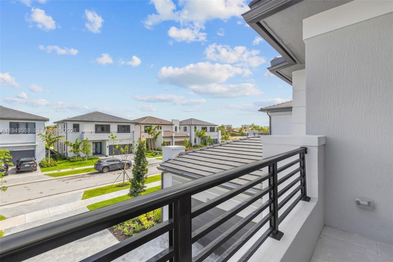 19670 NE 14th Ct, Unit 19670, Miami, FL 33179 Photo