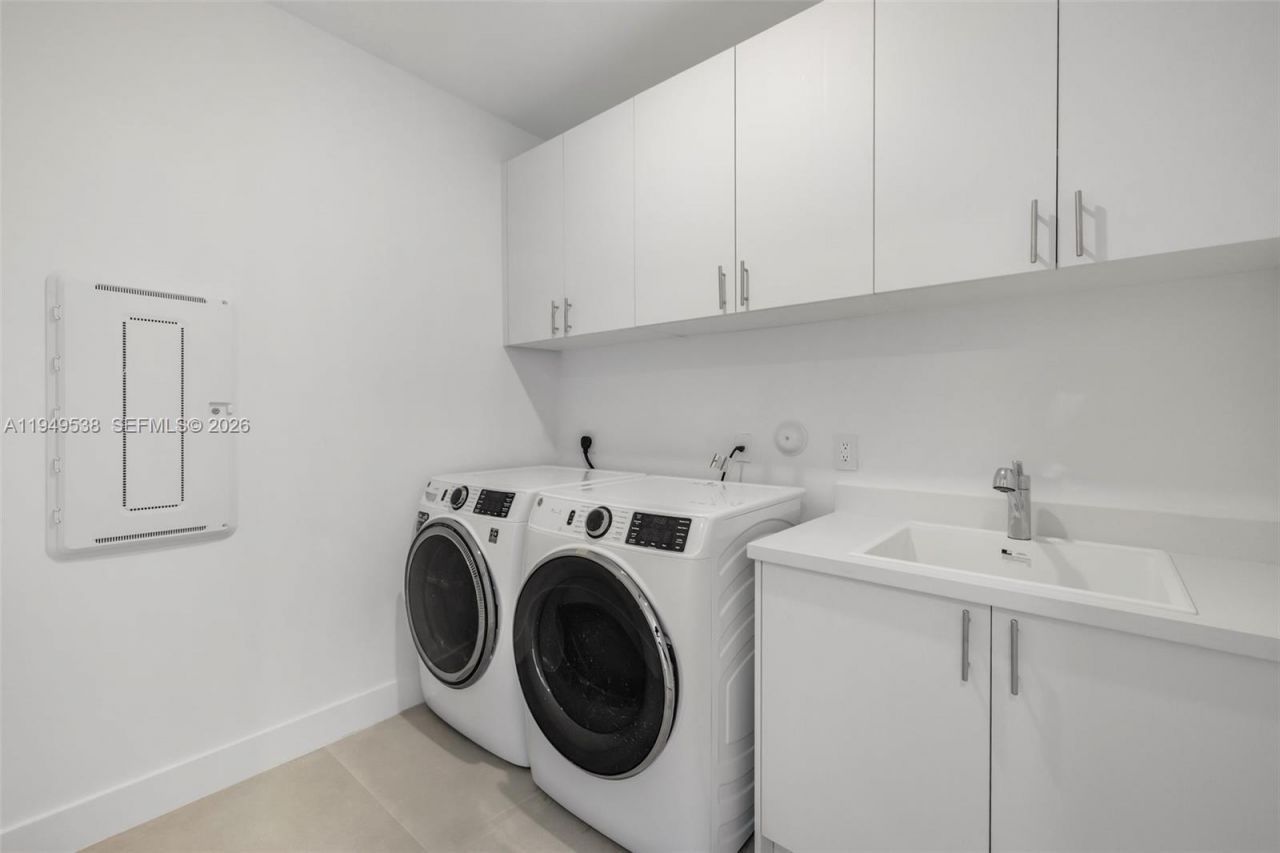 19670 NE 14th Ct, Unit 19670, Miami, FL 33179 Photo