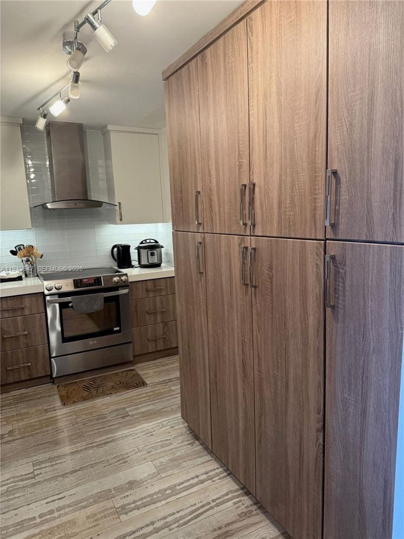 5750 Collins Ave, Unit 11D, Miami Beach, FL 33140 Photo