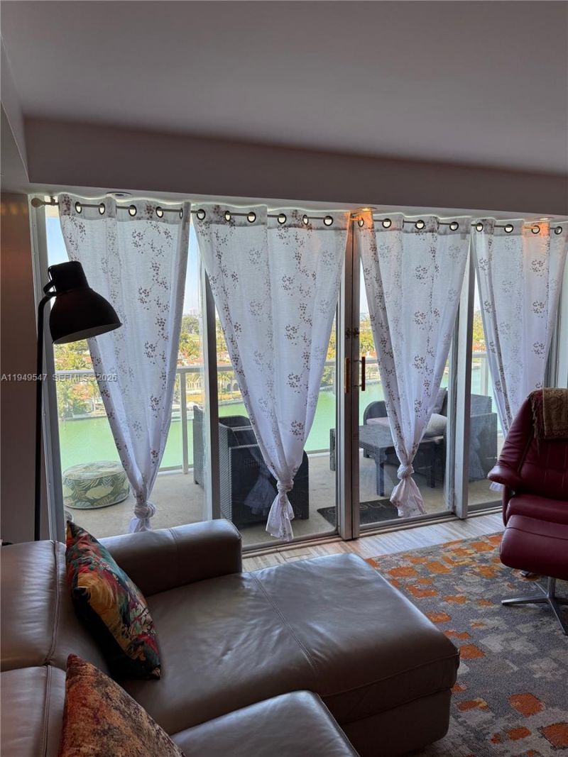 5750 Collins Ave, Unit 11D, Miami Beach, FL 33140 Photo