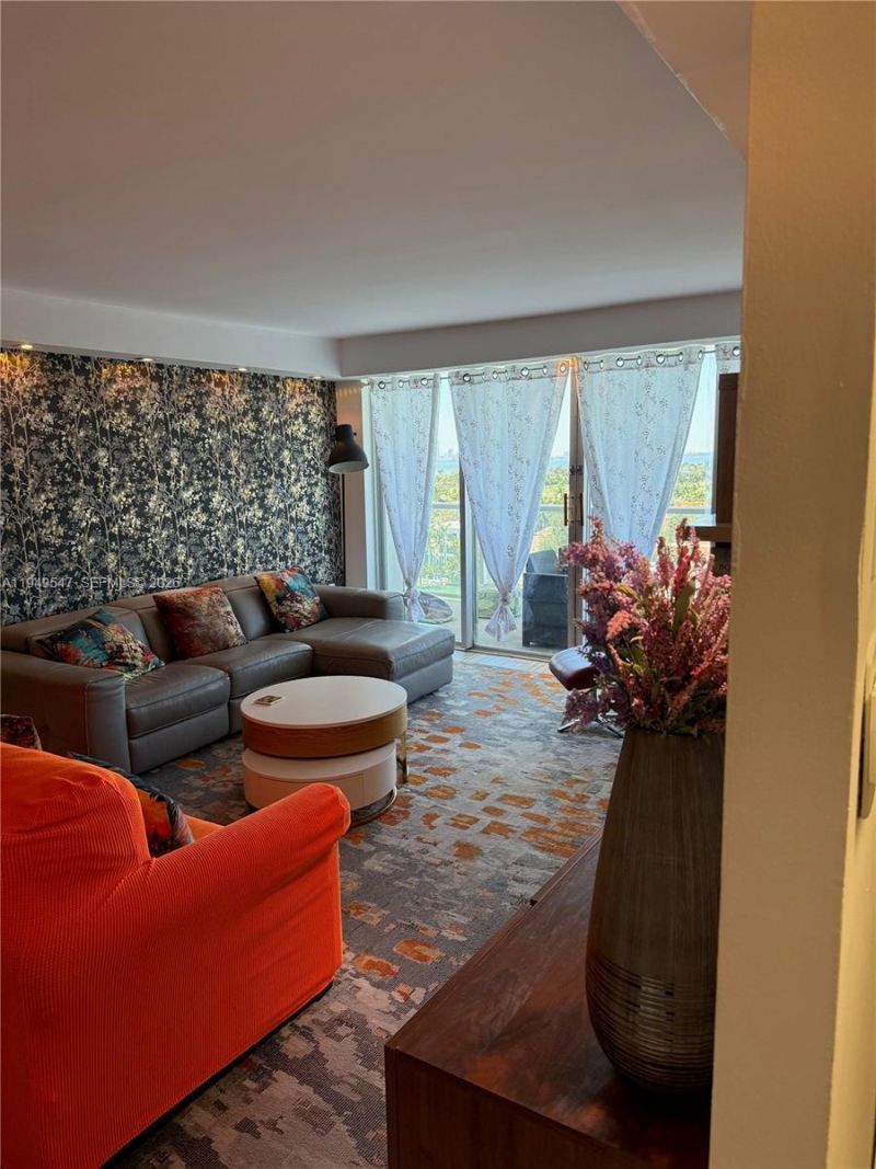 5750 Collins Ave, Unit 11D, Miami Beach, FL 33140 Photo
