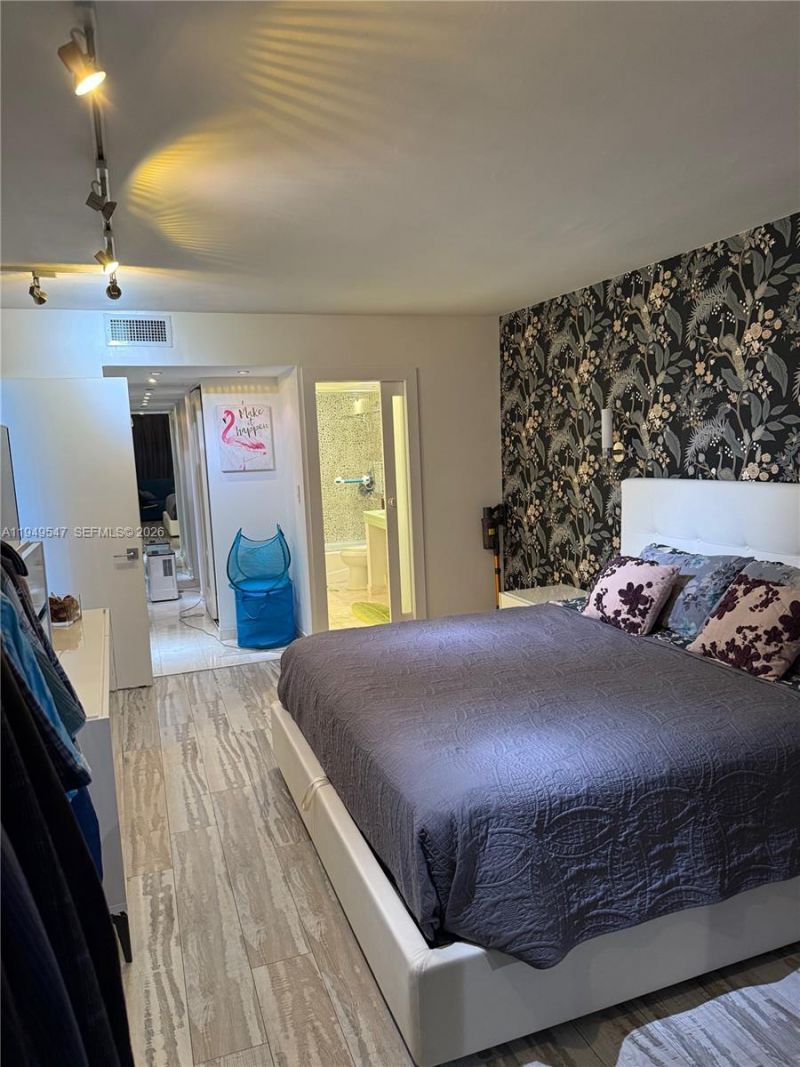 5750 Collins Ave, Unit 11D, Miami Beach, FL 33140 Photo