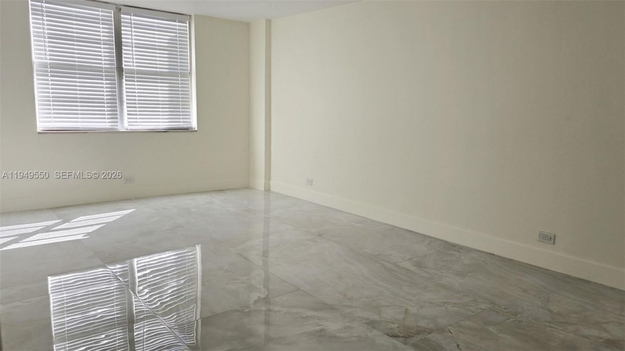 250 174th St , Unit 203, Sunny Isles Beach, FL 33160 Photo