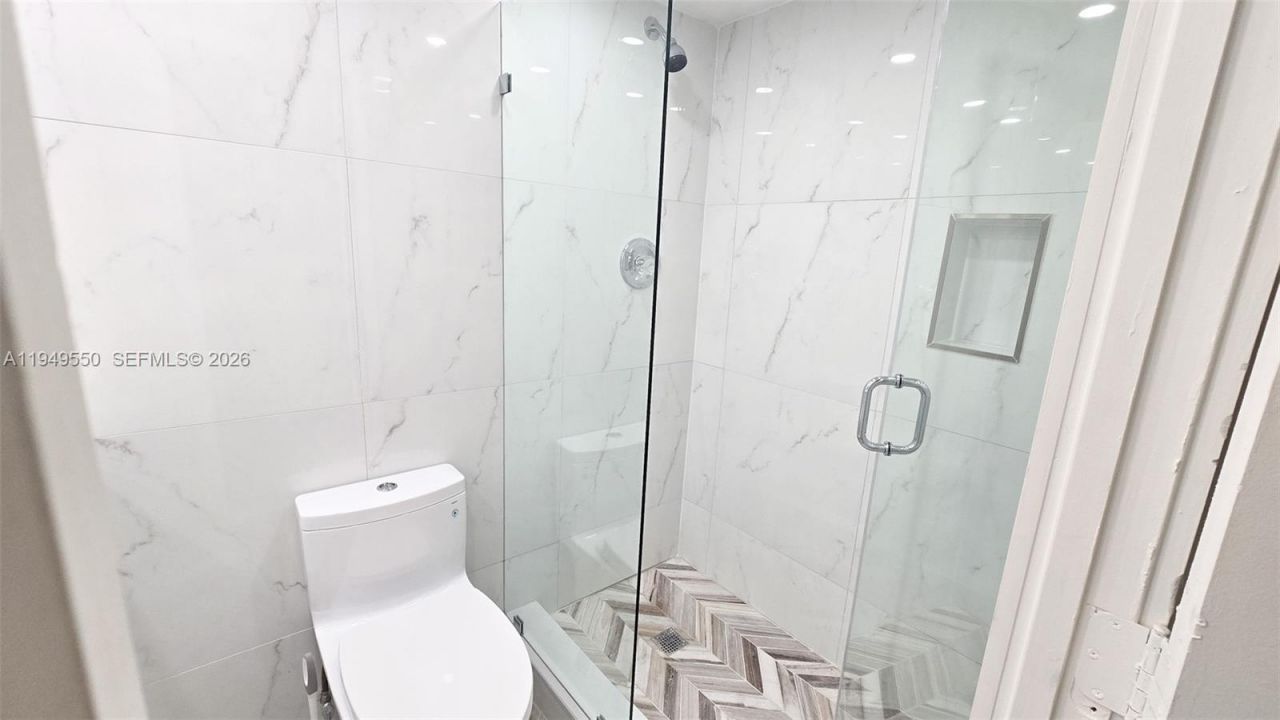 250 174th St , Unit 203, Sunny Isles Beach, FL 33160 Photo