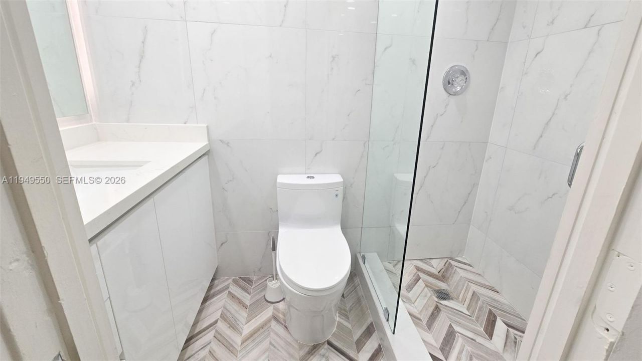 250 174th St , Unit 203, Sunny Isles Beach, FL 33160 Photo