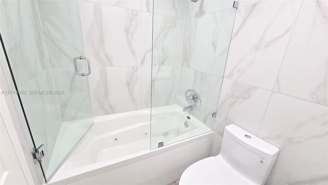 250 174th St , Unit 203, Sunny Isles Beach, FL 33160 Photo