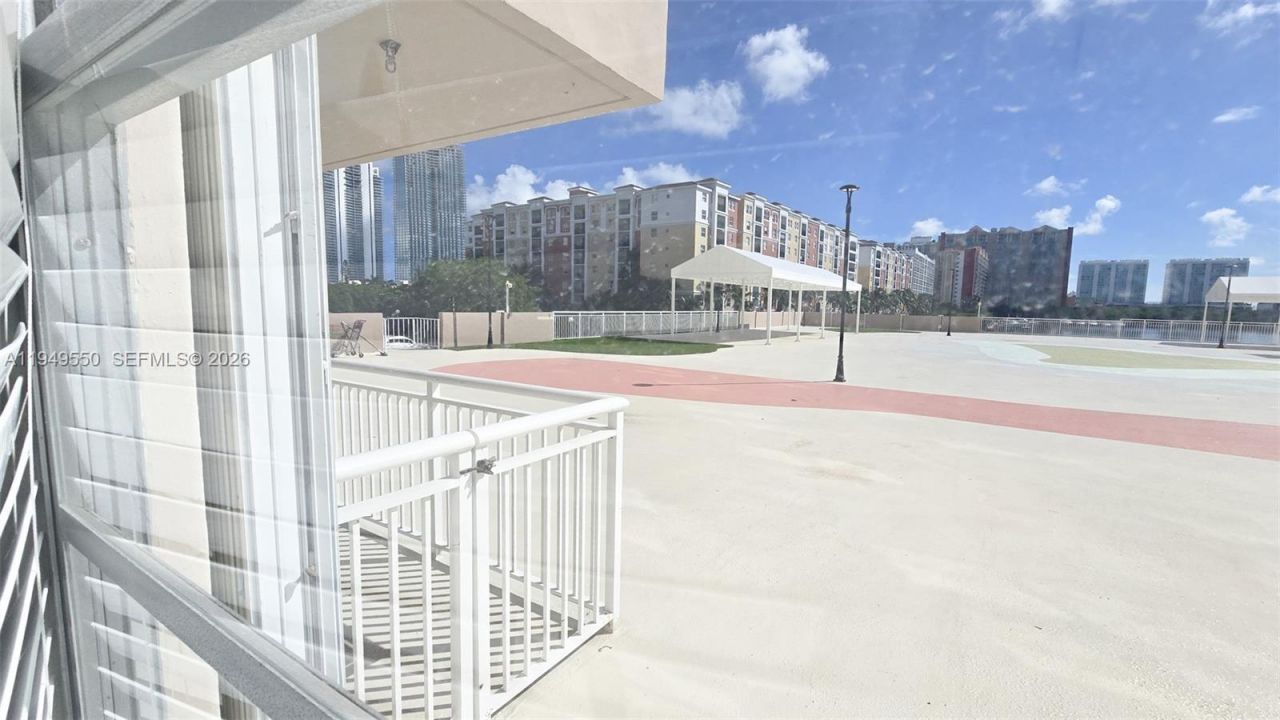 250 174th St , Unit 203, Sunny Isles Beach, FL 33160 Photo