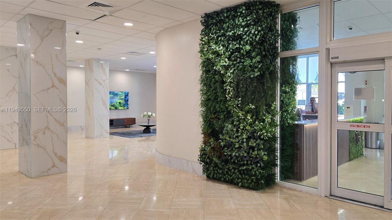 250 174th St , Unit 203, Sunny Isles Beach, FL 33160 Photo