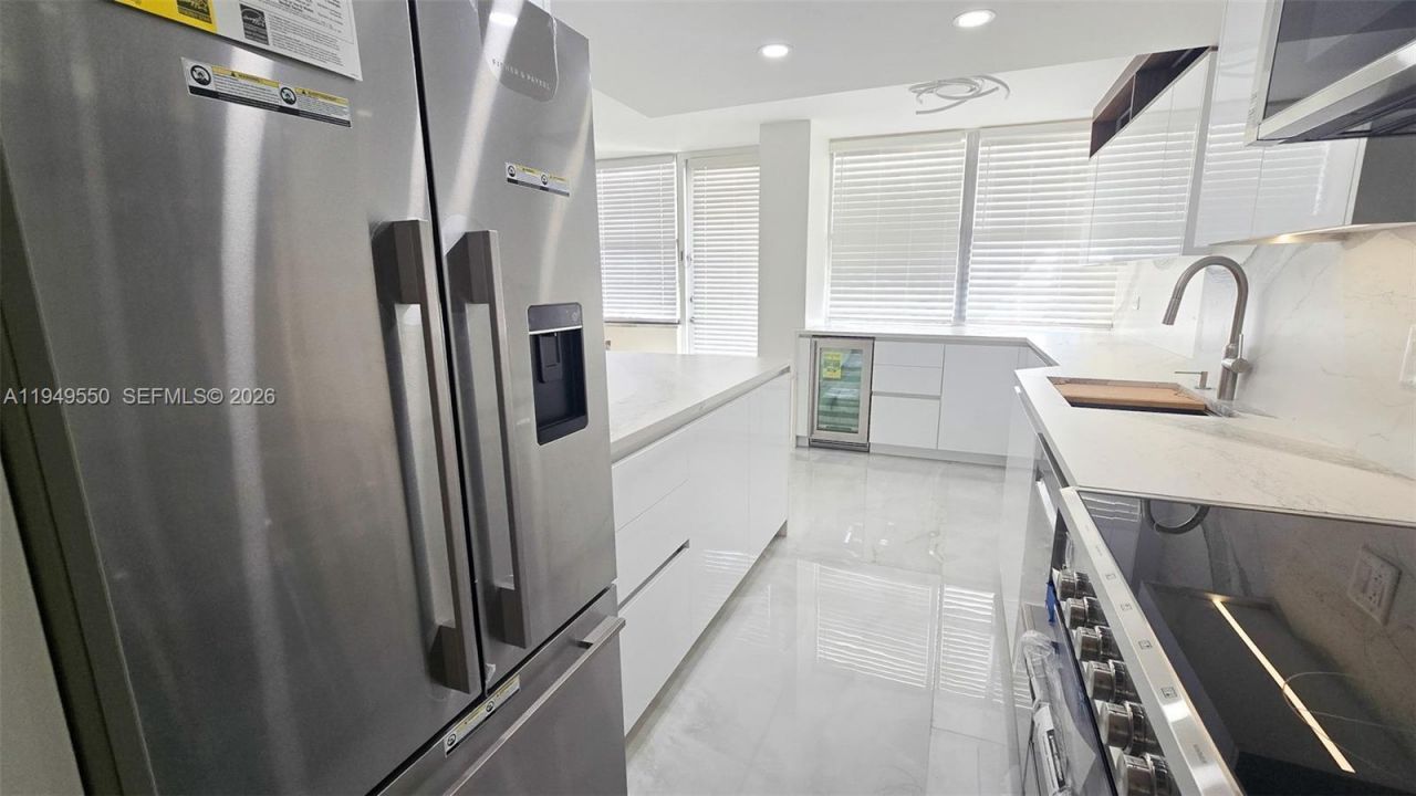 250 174th St , Unit 203, Sunny Isles Beach, FL 33160 Photo