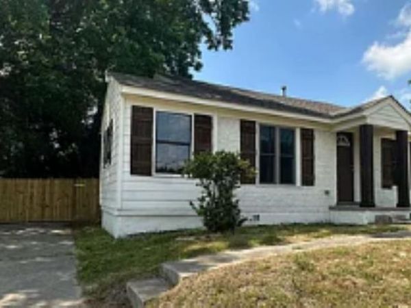 79 E SHELBY DR, Memphis, TN 38109