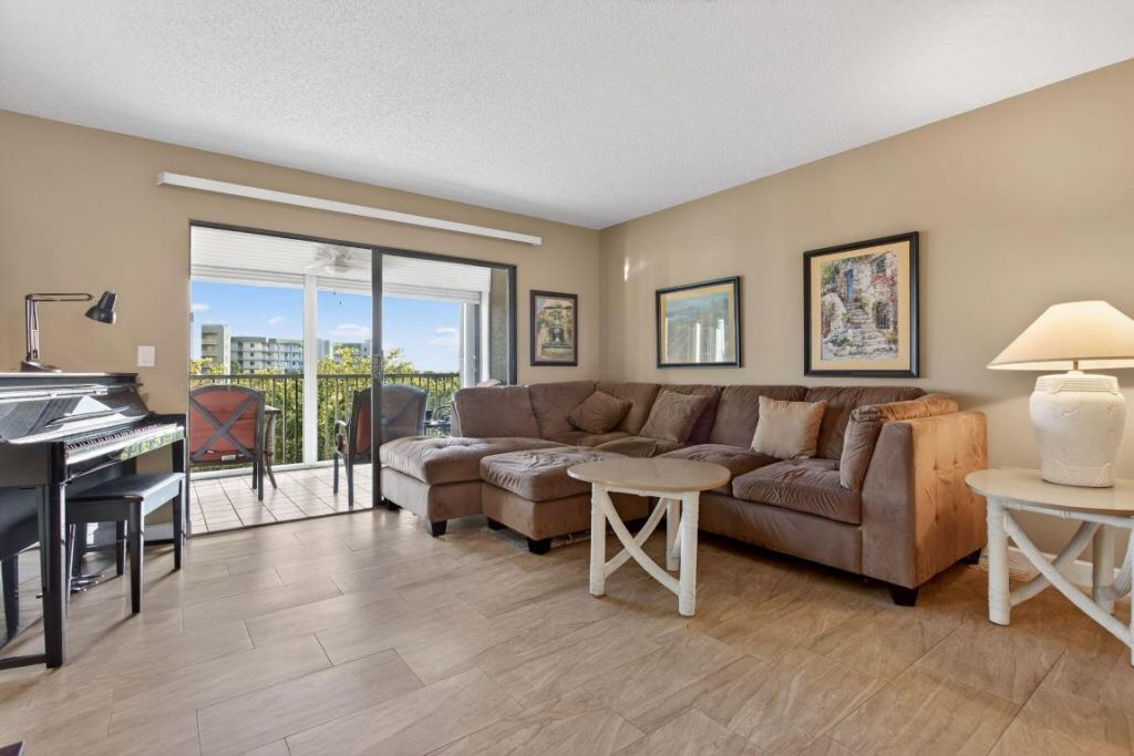 2240 N Cypress Bend Drive, Unit 601, Pompano Beach, FL 33069 Photo