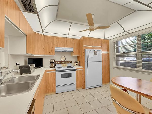 3101 Portofino Pt, Unit D1, Coconut Creek, FL 33066