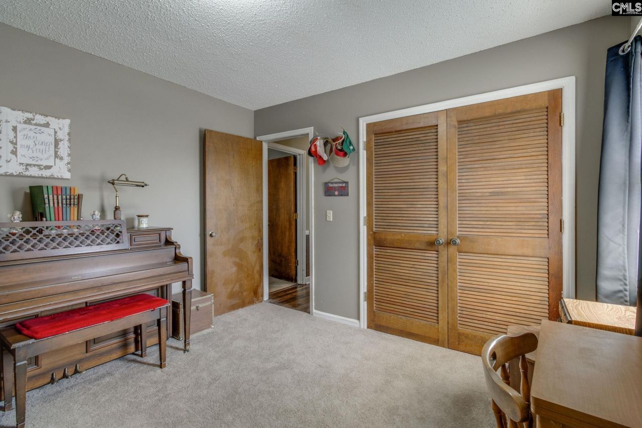 117 New Market Circle Photo 13