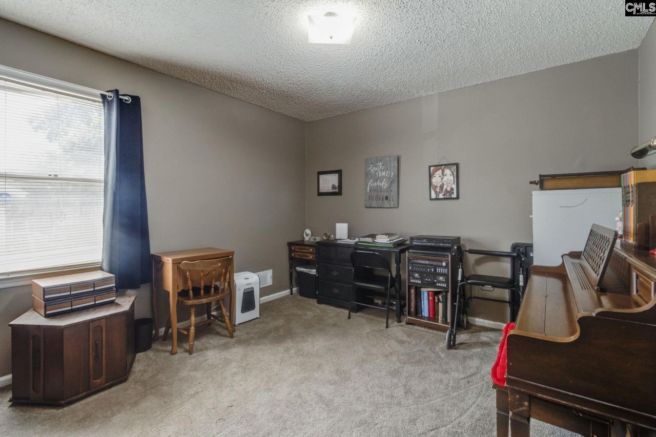 117 New Market Circle Photo 14