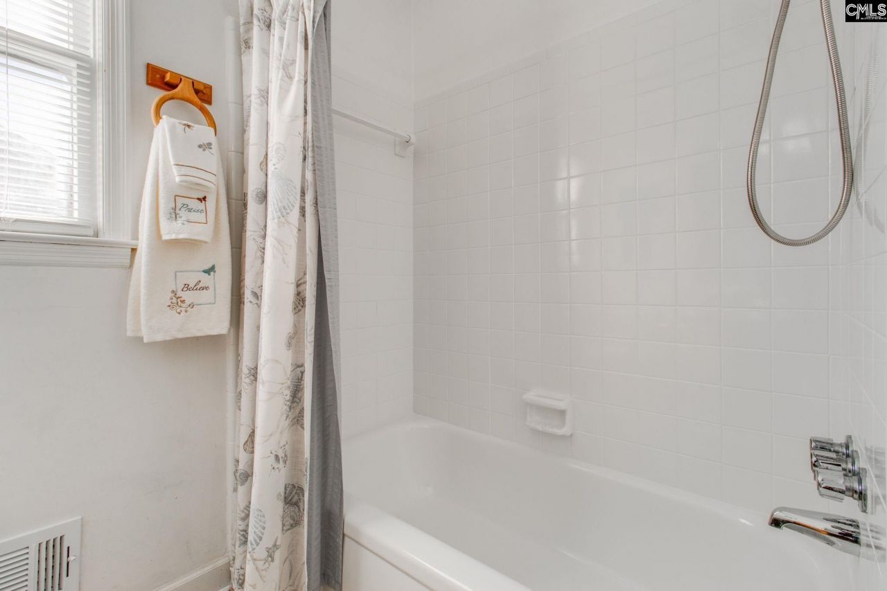 117 New Market Circle Photo 16