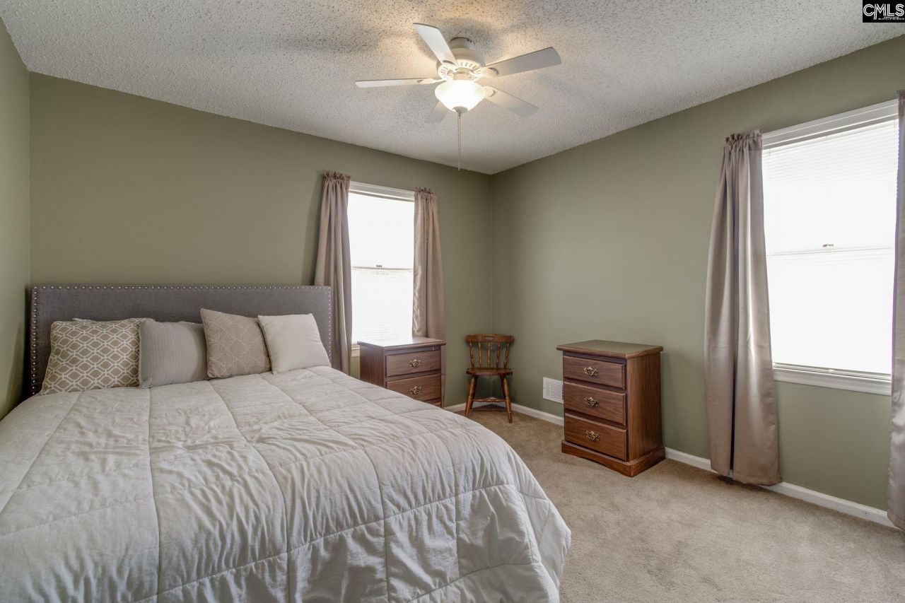 117 New Market Circle Photo 17