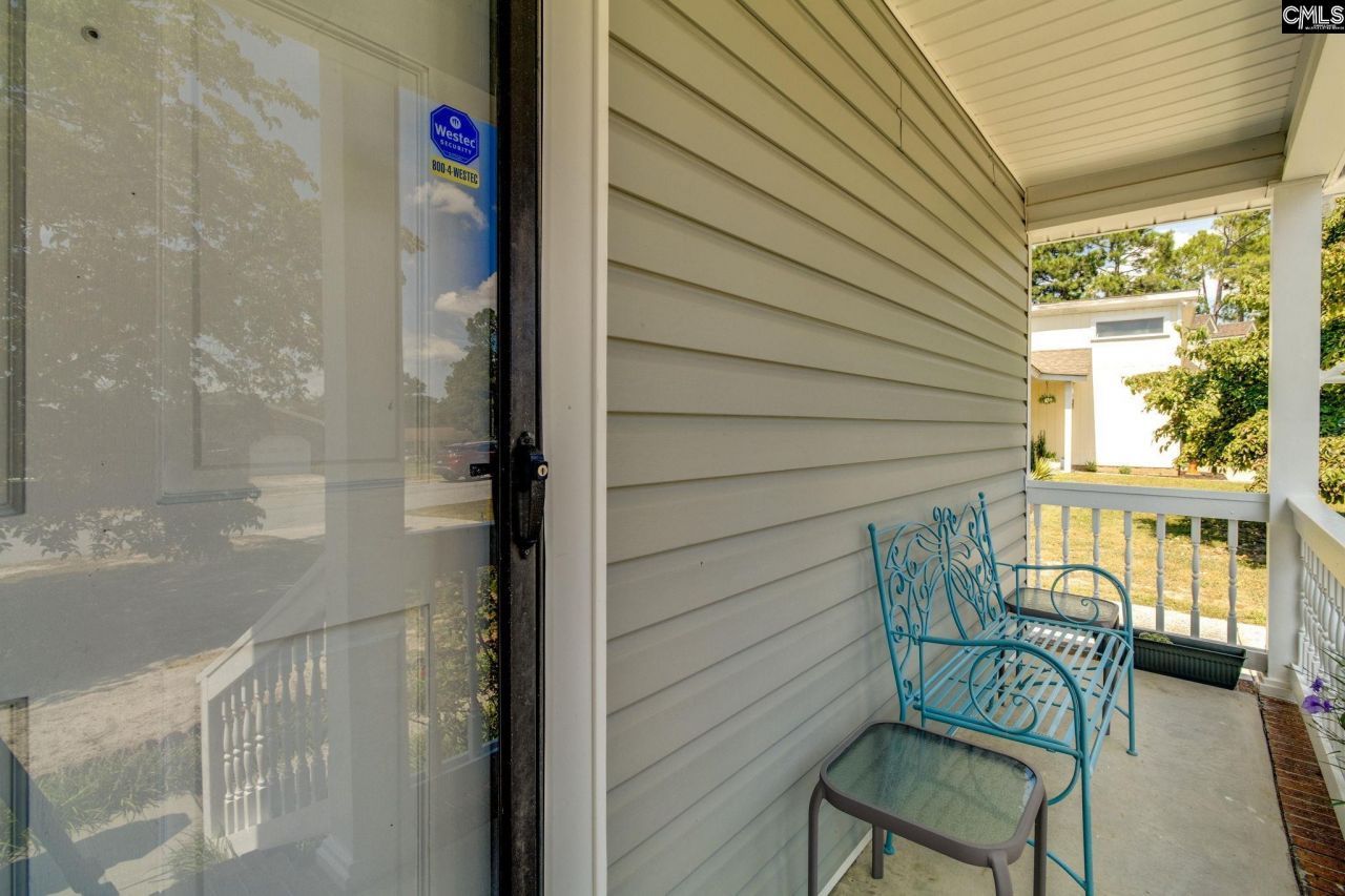 117 New Market Circle Photo 2