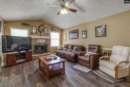 117 New Market Circle photo 4