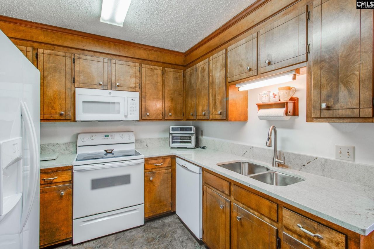 117 New Market Circle Photo 8